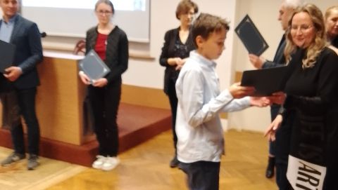 Mateusz Łukaszczyk laureatem powiatowego konkursu-Matematyka pomaga i bawi